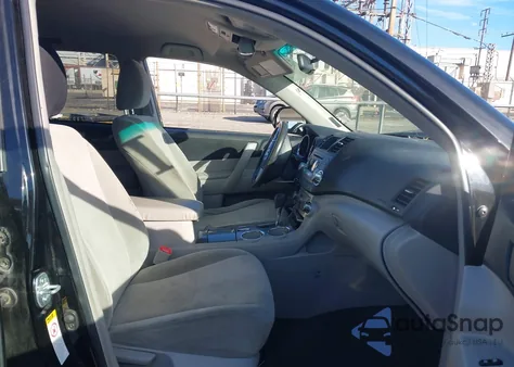 2012 Toyota Highlander Base V6 from USA, damaged, VIN 5TDZK3EH3CS050149